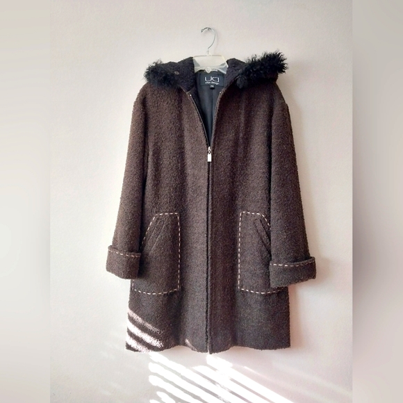 Vintage Winter Coat With Fur Trim - Picture 1 of 7